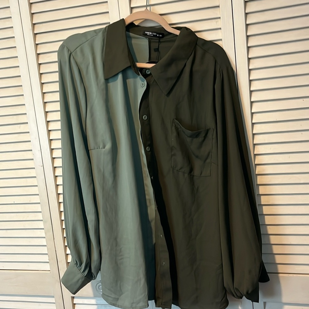 Dual color blouse from Shein size 24/26 great quality material